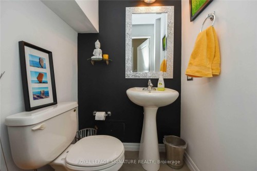 304-225 Webb Drive, Mississauga, ON - Indoor Photo Showing Bathroom