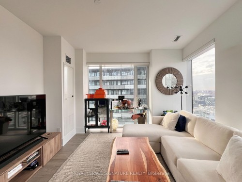 1905-470 Front Street W, Toronto, ON - Indoor Photo Showing Living Room
