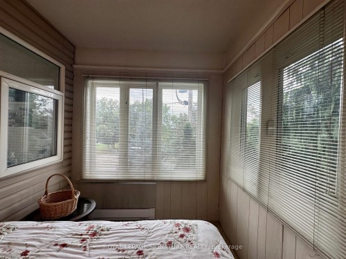 100A-646 Broadview Avenue, Toronto, ON - Indoor Photo Showing Bedroom
