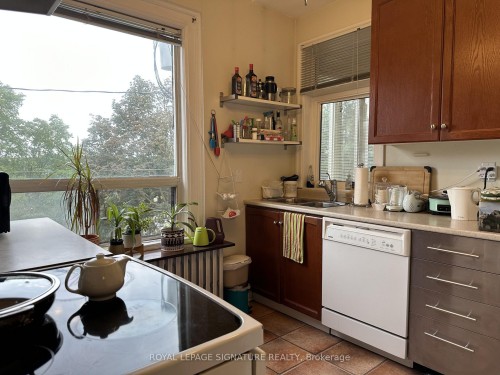100A-646 Broadview Avenue, Toronto, ON - Indoor Photo Showing Kitchen With Double Sink