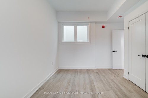 8-3039 Dundas Street W, Toronto, ON - Indoor Photo Showing Other Room