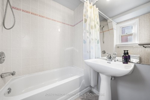 Bsmt-217 Altamira Road, Richmond Hill, ON - Indoor Photo Showing Bathroom