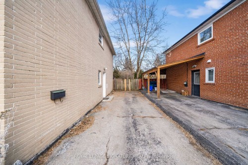 Bsmt-217 Altamira Road, Richmond Hill, ON - Outdoor With Exterior