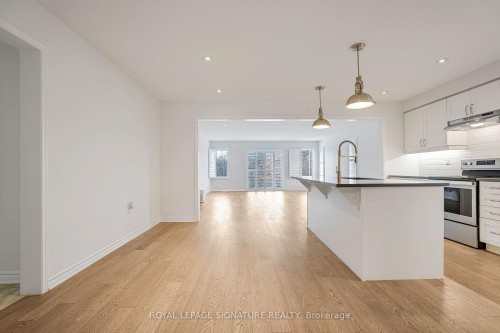 72 Chambery Street, Bracebridge, ON - Indoor Photo Showing Kitchen With Upgraded Kitchen