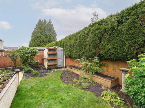 993 Scottswood Close, Saanich, BC 