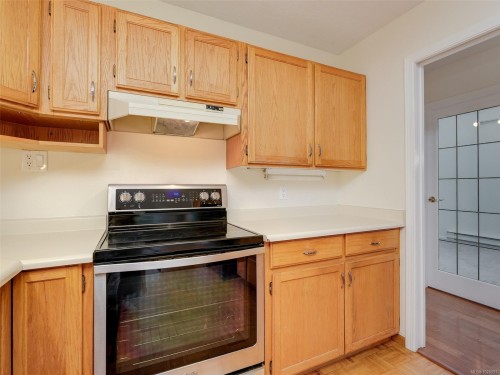 993 Scottswood Close, Saanich, BC 