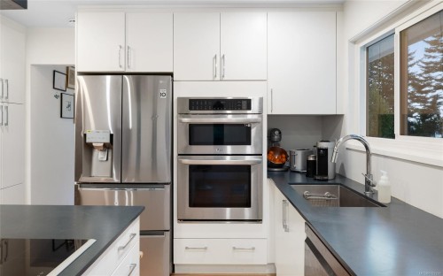 5087 Catalina Terr, Saanich, BC 