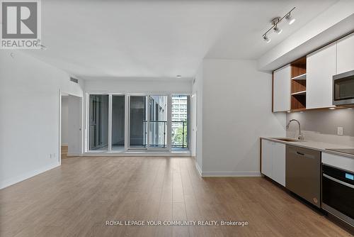 515 - 543 Richmond Street W, Toronto, ON - Indoor Photo Showing Kitchen