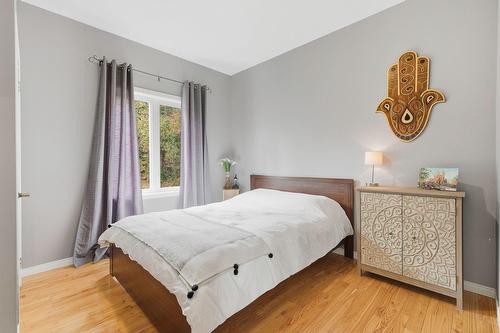 Chambre à coucher - 311 Mtée Du Versant-Sud S., Sainte-Agathe-Des-Monts, QC - Indoor Photo Showing Bedroom