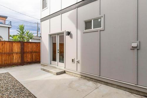 966 Fuller Avenue, Kelowna, BC - Outdoor With Exterior