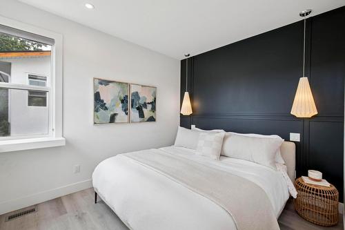 966 Fuller Avenue, Kelowna, BC - Indoor Photo Showing Bedroom