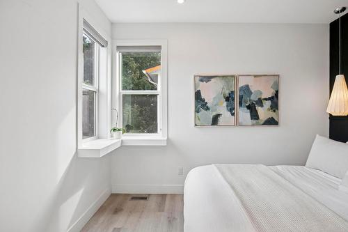 966 Fuller Avenue, Kelowna, BC - Indoor Photo Showing Bedroom