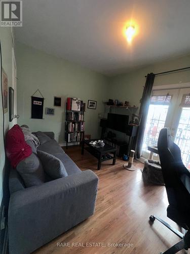 8 - 198 Augusta Avenue, Toronto, ON - Indoor Photo Showing Living Room