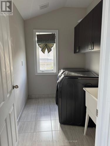 28 Larkin Avenue, King, ON - Indoor Photo Showing Laundry Room