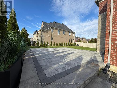 28 Larkin Avenue, King, ON - Outdoor