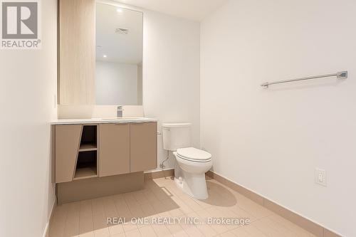 3512 - 3900 Confederation Parkway, Mississauga, ON - Indoor Photo Showing Bathroom