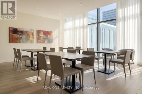 3512 - 3900 Confederation Parkway, Mississauga, ON - Indoor Photo Showing Dining Room