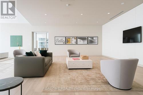 3512 - 3900 Confederation Parkway, Mississauga, ON - Indoor