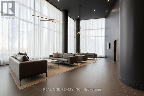 3512 - 3900 Confederation Parkway, Mississauga, ON - Indoor