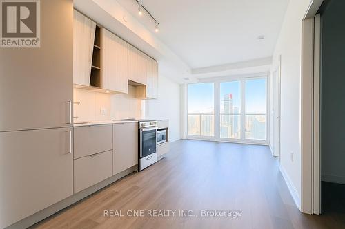 3512 - 3900 Confederation Parkway, Mississauga, ON - Indoor