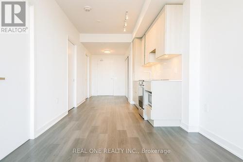 3512 - 3900 Confederation Parkway, Mississauga, ON - Indoor