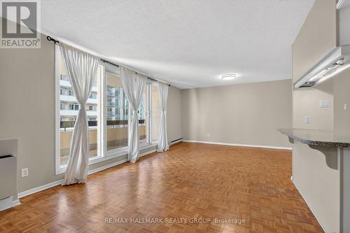 705 - 141 Somerset Street W, Ottawa, ON - Indoor Photo Showing Other Room