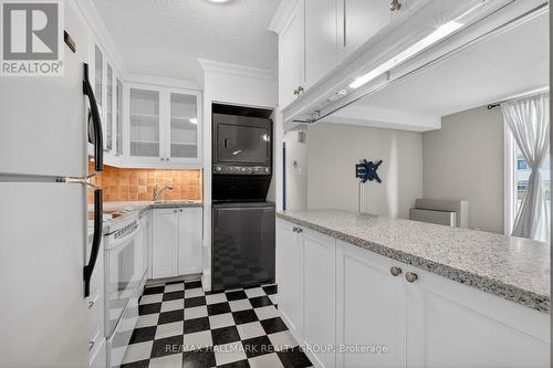 705 - 141 Somerset Street W, Ottawa, ON - Indoor Photo Showing Kitchen