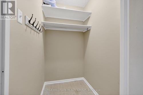 705 - 141 Somerset Street W, Ottawa, ON - Indoor