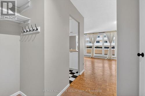 705 - 141 Somerset Street W, Ottawa, ON - Indoor