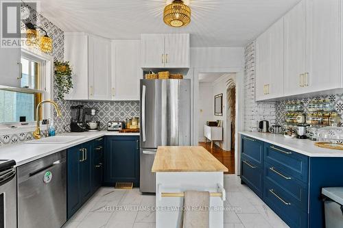 17 Junkin Street, St. Catharines, ON - Indoor Photo Showing Kitchen With Upgraded Kitchen