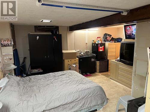 5 Glencairn Square, Brampton, ON - Indoor Photo Showing Bedroom