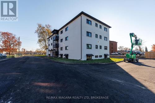 Back of the building - Unit 3 - 141 Plymouth Road, Welland (Lincoln/Crowland), ON - Outdoor