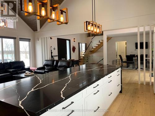 9785 Niagara River Parkway, Niagara Falls (Lyons Creek), ON - Indoor