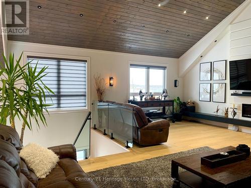 9785 Niagara River Parkway, Niagara Falls (Lyons Creek), ON - Indoor Photo Showing Other Room