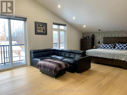 9785 Niagara River Parkway, Niagara Falls (Lyons Creek), ON - Indoor