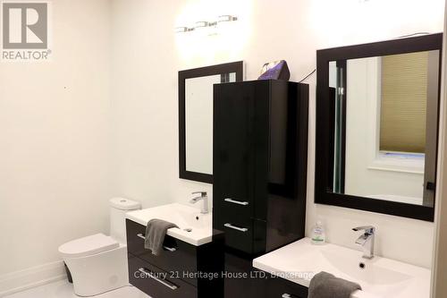 9785 Niagara River Parkway, Niagara Falls (Lyons Creek), ON - Indoor Photo Showing Bathroom