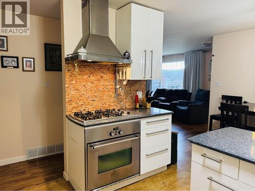 1280 N Eleventh Avenue, Williams Lake, BC - Indoor Photo Showing Kitchen