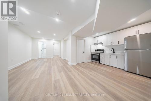 30 Greyabbey Trail, Toronto, ON - Indoor Photo Showing Kitchen