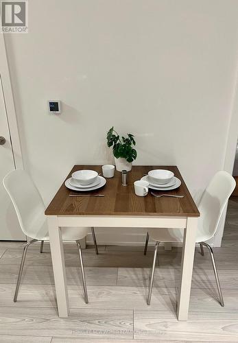 1714 - 120 Broadway Avenue, Toronto, ON - Indoor Photo Showing Dining Room