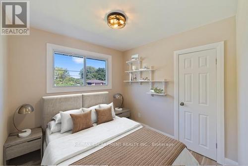 131 Sanatorium Road, Hamilton, ON - Indoor Photo Showing Bedroom