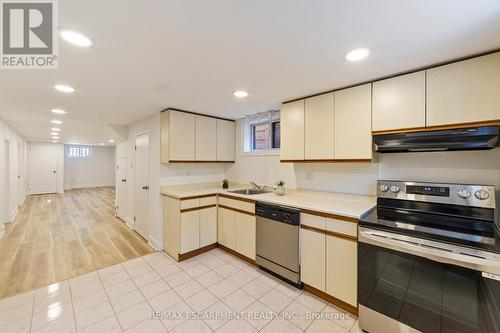 131 Sanatorium Road, Hamilton, ON - Indoor Photo Showing Kitchen