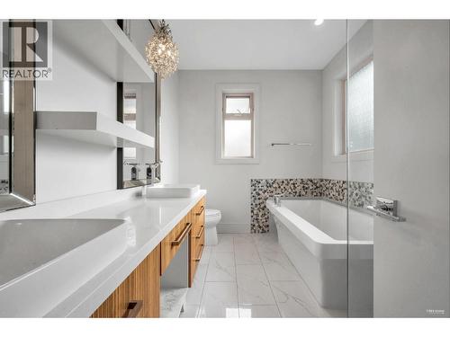 1450 Fulton Avenue, West Vancouver, BC 