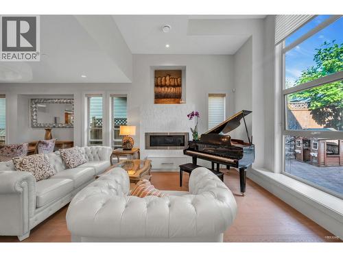 1450 Fulton Avenue, West Vancouver, BC 