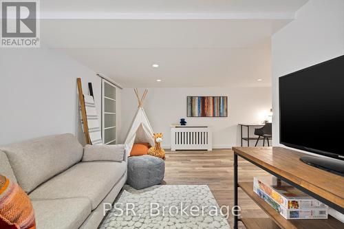 217 Northcliffe Boulevard, Toronto, ON - Indoor Photo Showing Living Room