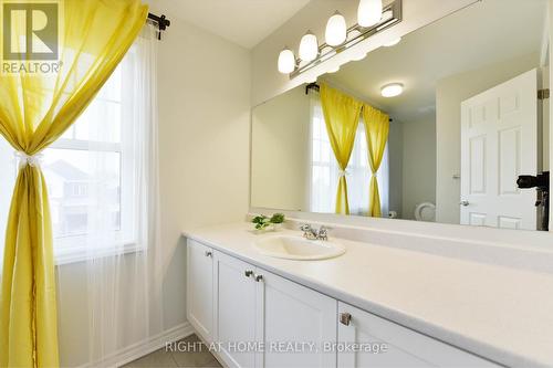 623 Perseus Avenue, Ottawa, ON - Indoor Photo Showing Bathroom