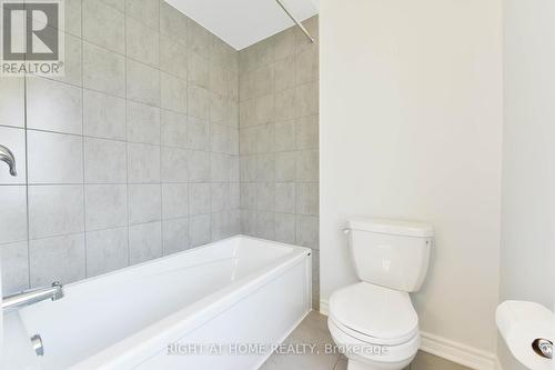 623 Perseus Avenue, Ottawa, ON - Indoor Photo Showing Bathroom