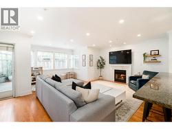 2460 SASAMAT STREET  Vancouver, BC V6R 4S8