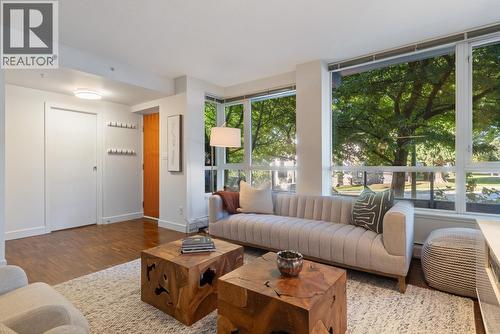 188 Chesterfield Avenue, North Vancouver, BC 