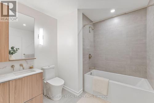 1303 - 110 Broadway Avenue, Toronto, ON - Indoor Photo Showing Bathroom