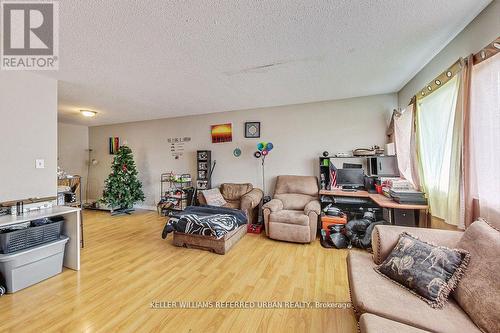 310 Ormond Drive, Oshawa, ON - Indoor Photo Showing Living Room